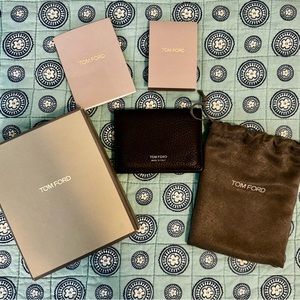 TOM FORD GRAIN LEATHER FOLDING CARDHOLDER